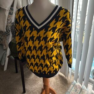 NEW YORK & COMPANY SWEATER, NEW WITH TAGS